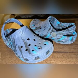 CROCS Kids Shoes in Blue Tye Dye Size 11